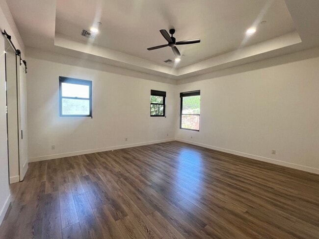 Building Photo - 485 Windsong Dr