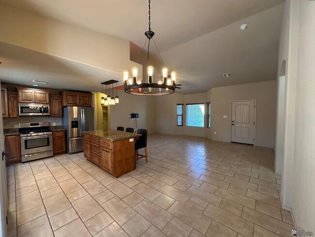 Building Photo - 10804 S Madero St