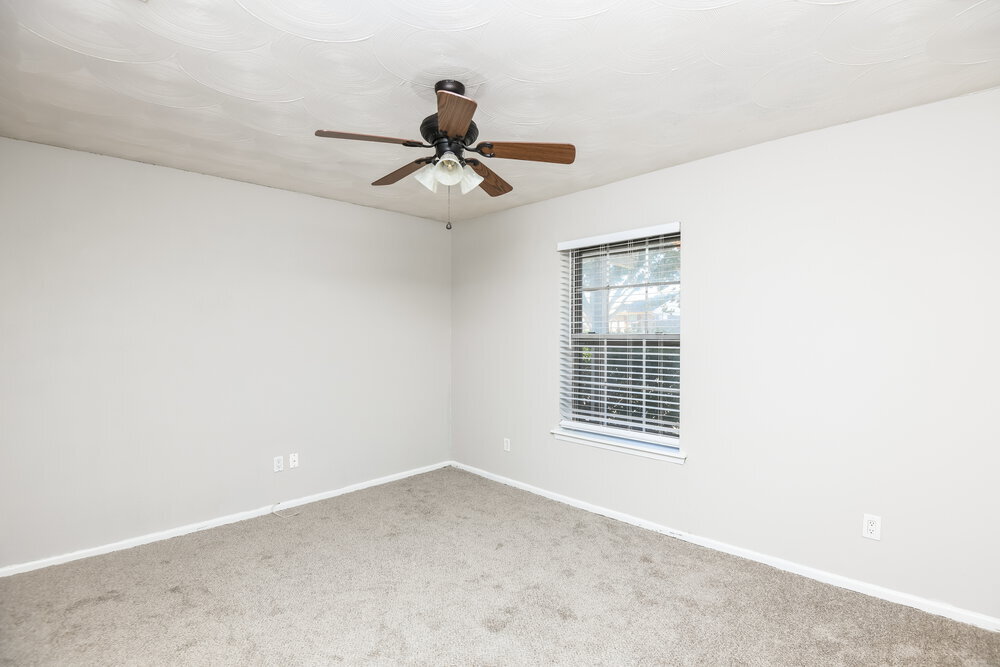 Building Photo - 2532 Belhaven Dr