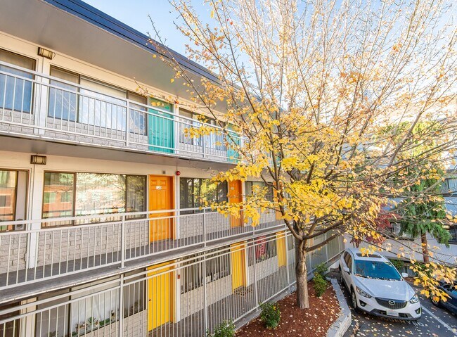 Building Photo - Monticello Apartments