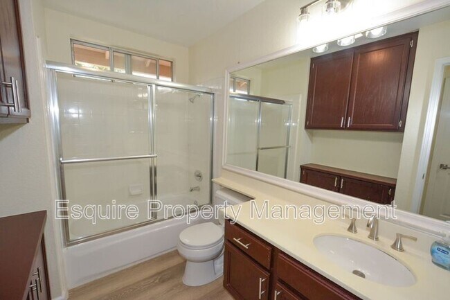 Building Photo - 1906 Kensington Ln