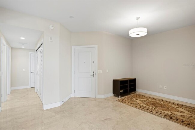 Building Photo - 1325 Snell Isle Blvd NE