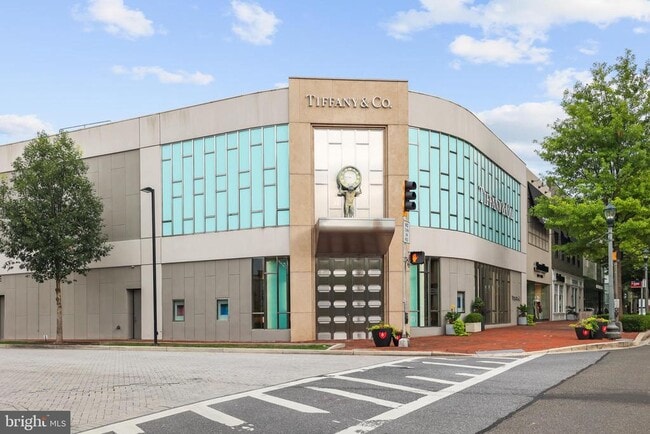 Building Photo - 4817 Chevy Chase Blvd