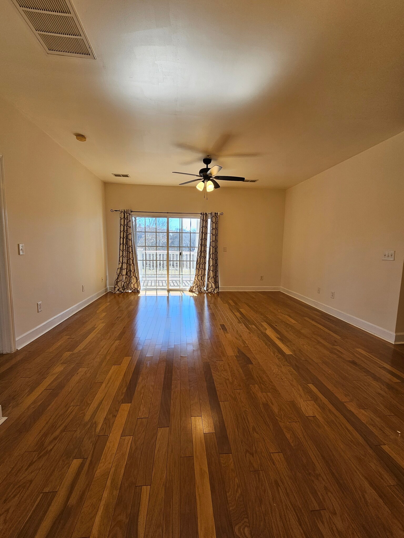 Living Room - 8401 Callabee Way