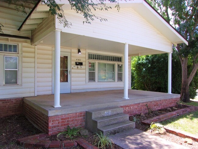 Building Photo - 440 NW 27th St