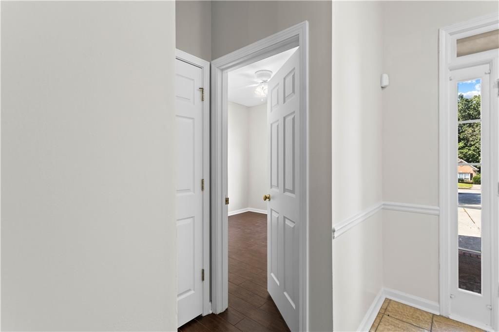 Building Photo - 965 Dogwood Park Dr