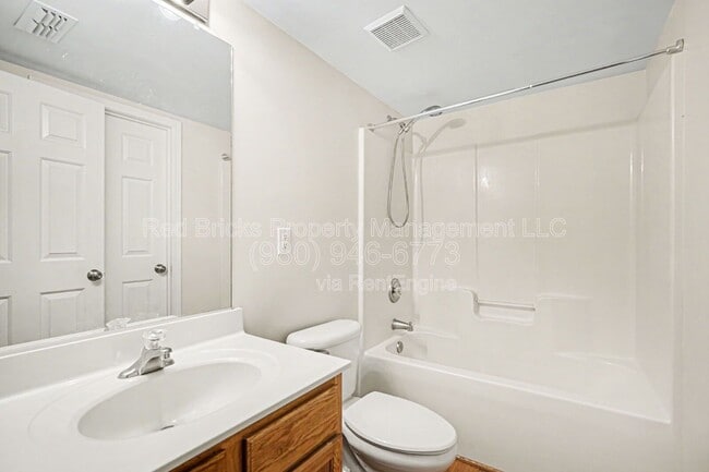 Building Photo - 15826 Marvin Rd