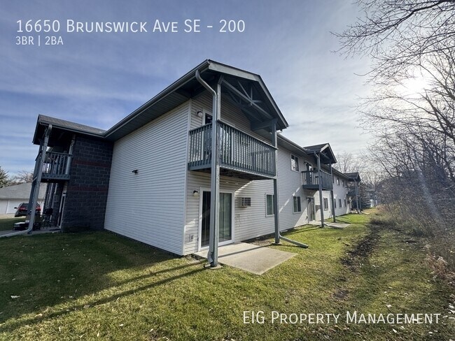 Building Photo - 16650 Brunswick Ave SE