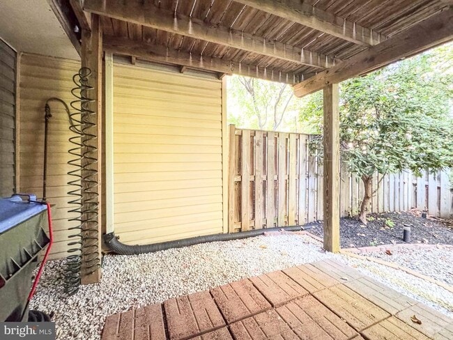 Building Photo - 11742 Valley Ridge Cir