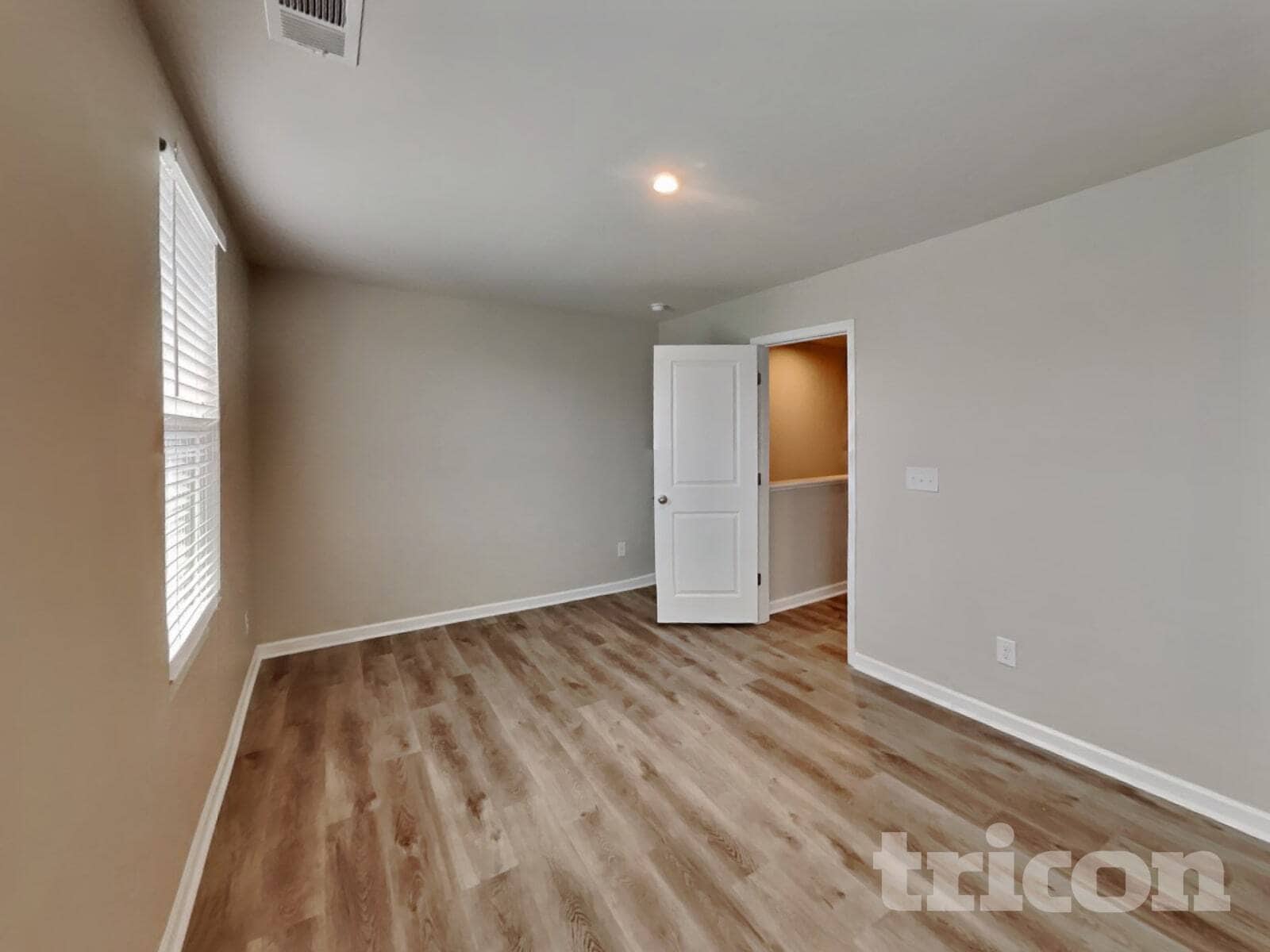 Building Photo - 2424 Solomon Ln