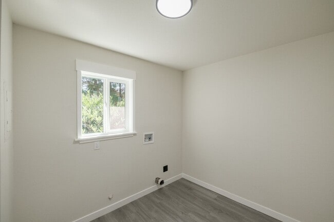 Building Photo - 1247 Clark Mill Rd