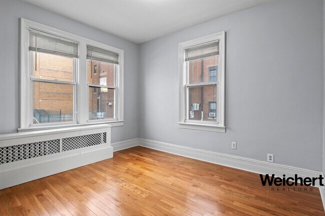 Building Photo - 800-802 KENNEDY Blvd