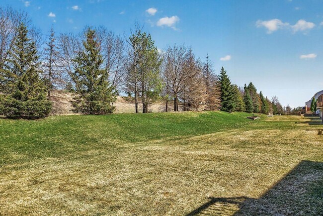 Building Photo - 15275 Plumstone Dr