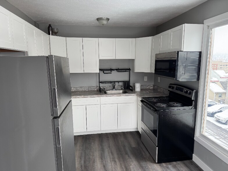 Building Photo - 511 Grant Ave