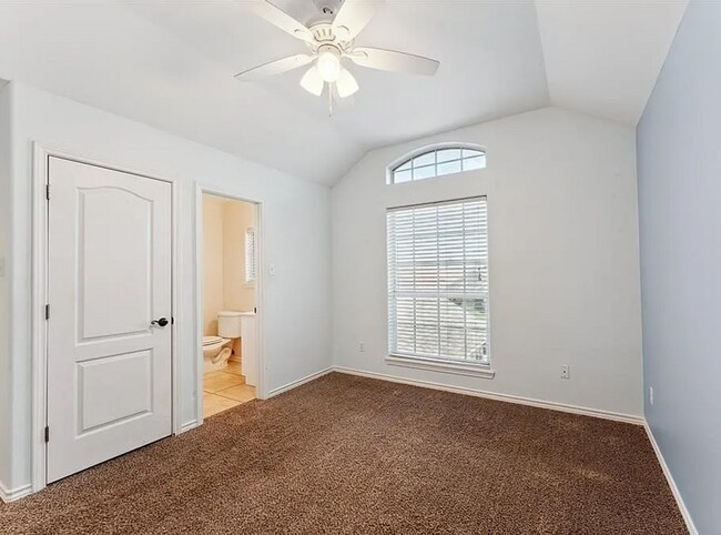 Building Photo - Beautiful 4BR / 3.5BA Home with Garage, Patio & Premium Features