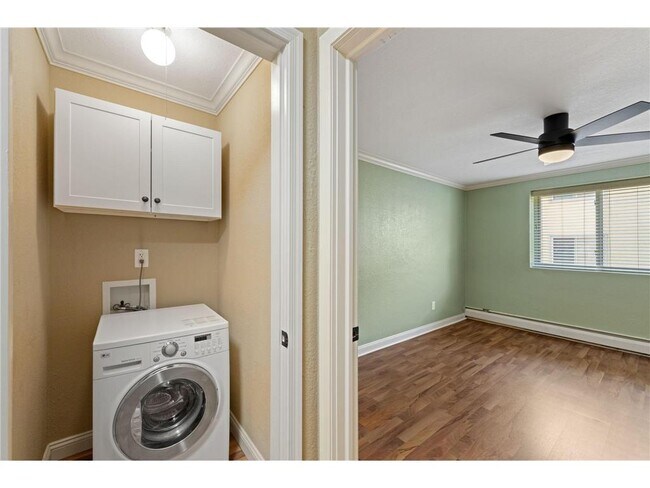 Building Photo - 3120 Hennepin Ave
