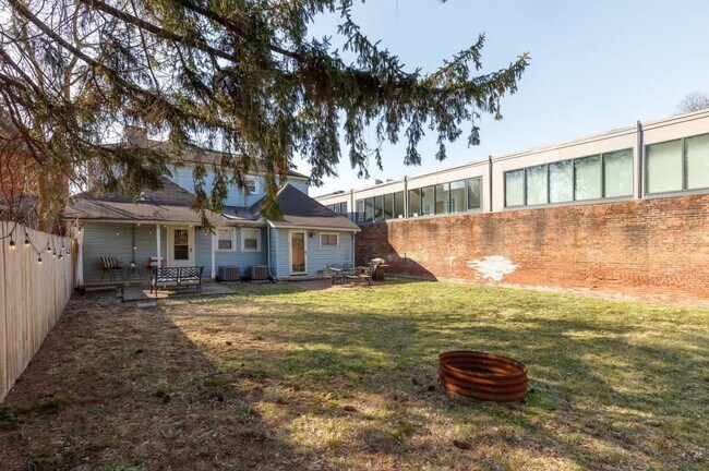 Building Photo - 74 E Prescott St