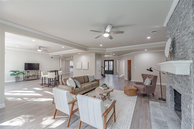 Building Photo - 3123 Baywood Park Dr