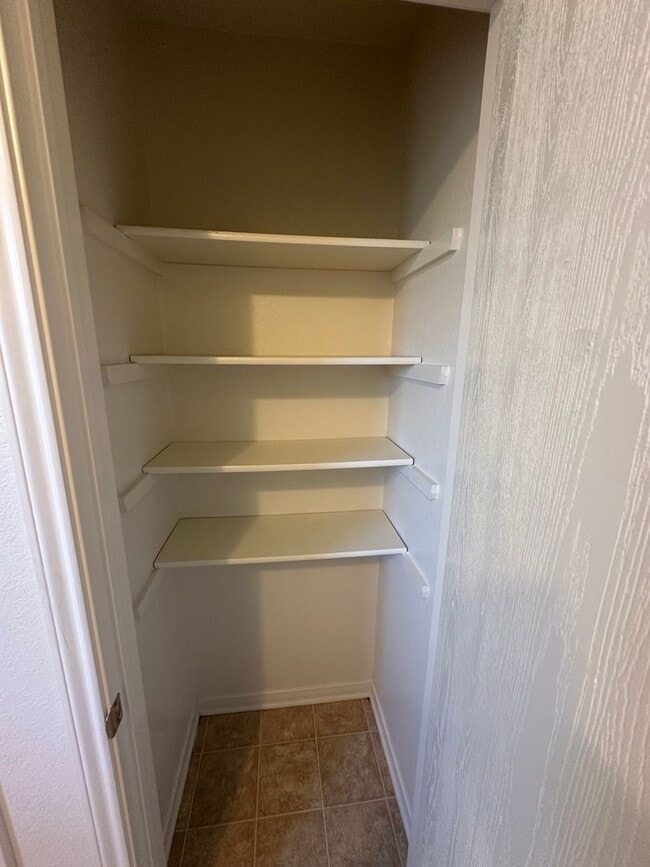 Building Photo - AVAILABLE SOON!