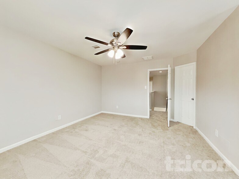 Building Photo - 7711 Cypress Edge Dr