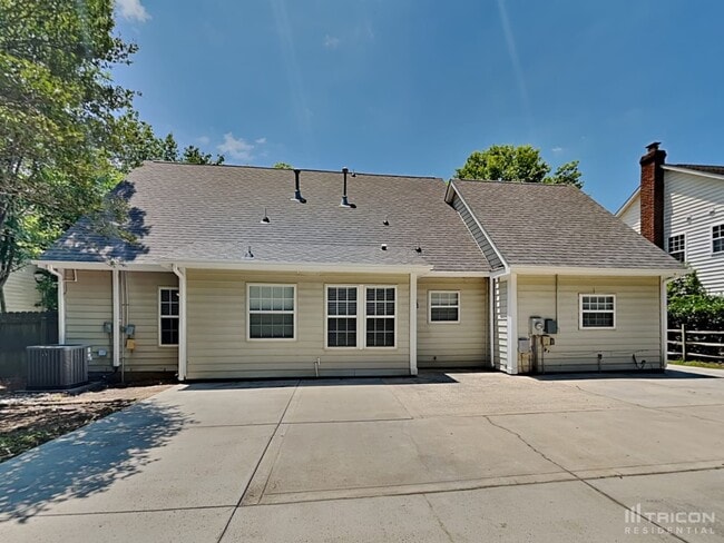 Building Photo - 2826 Bricker Dr