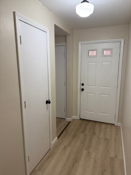 Building Photo - 482 East St