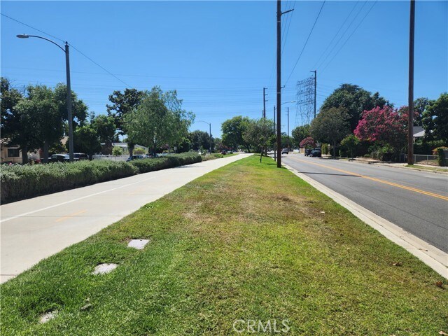 Building Photo - 3911 W Chandler Blvd