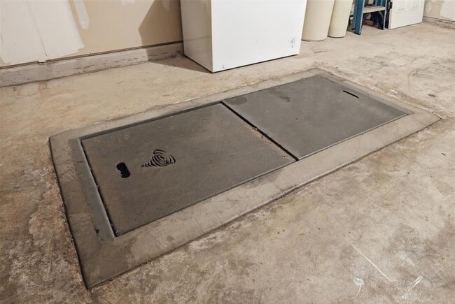 Building Photo - 1200 Granite Ln