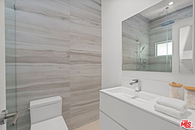 Building Photo - 7470 Woodrow Wilson Dr
