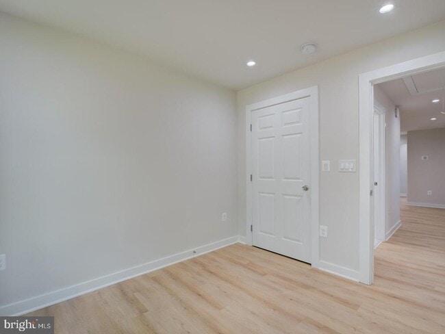 Building Photo - 14750 Jordan Ln