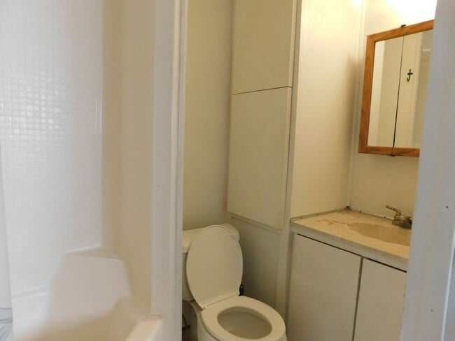 Building Photo - Unique Property