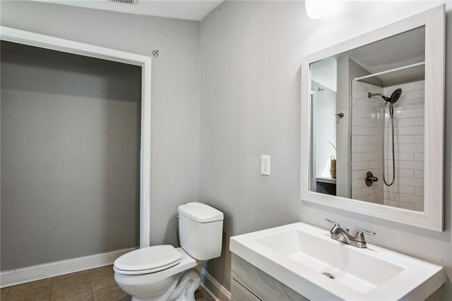 Building Photo - 1654 Westhaven Dr SW