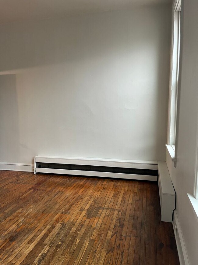 Building Photo - 415-417 Locust St