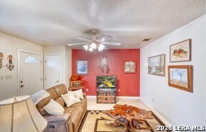 Building Photo - 622 S Oak St