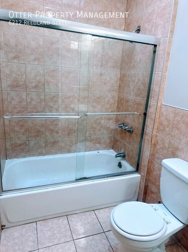 Building Photo - 6212 Reedland St