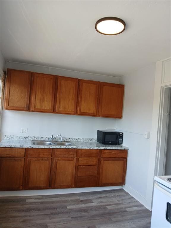 Building Photo - 730 4th Ave N