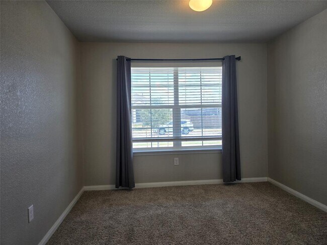Building Photo - 101 Stellamar Dr