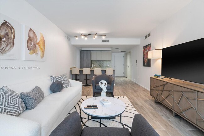 Building Photo - 801 S Miami Ave