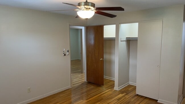 Building Photo - 811 Kenbrook Dr