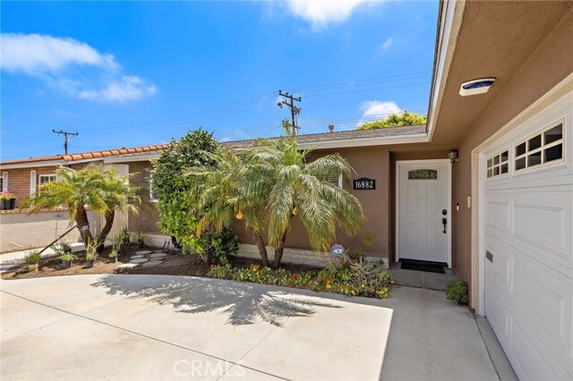 Building Photo - 16882 Ross Ln