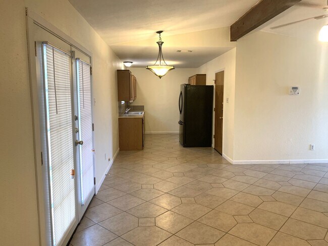 Building Photo - 2808 Persimmon Dr