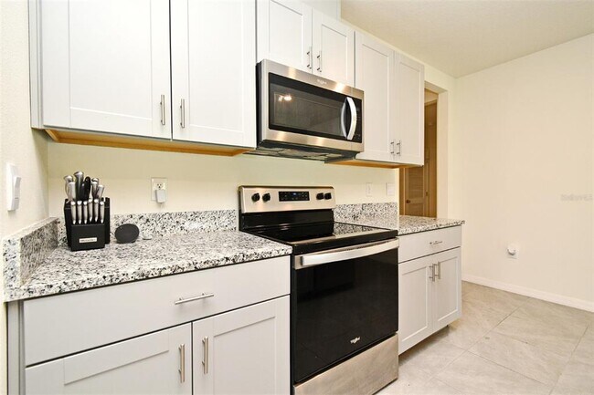 Building Photo - 440 Baroness Way