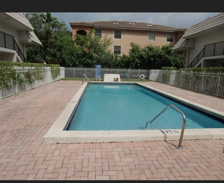 Building Photo - 3261 NW 102nd Terrace