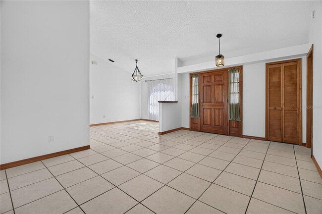 Building Photo - 4059 Waterview Loop