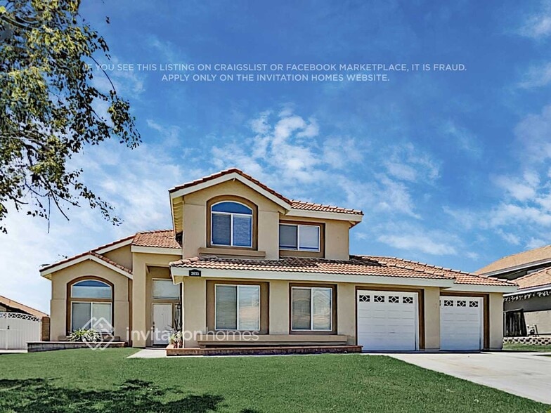 Primary Photo - 2035 W Sunnyview Dr