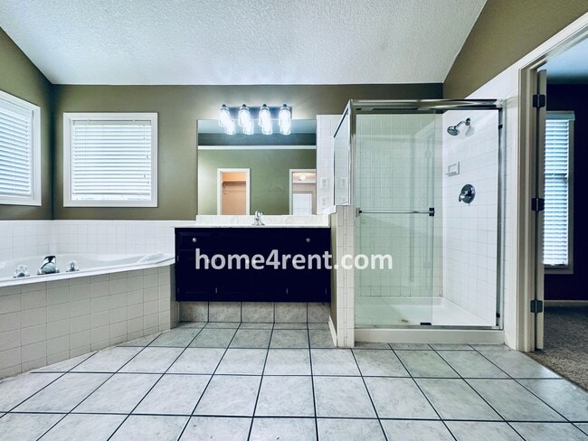 Building Photo - Fantastic South Overland Park Home in Blue...
