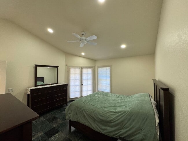 Building Photo - 2 Bedroom - 2 Bathroom single level