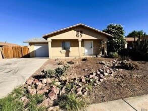 Building Photo - 726 Calle Nueva Vida