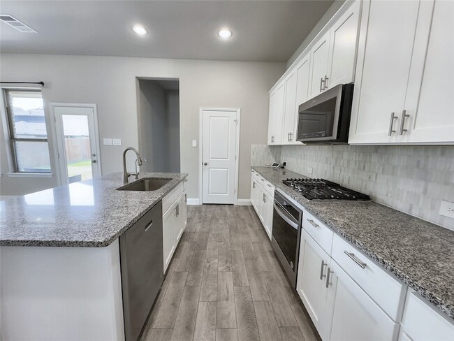 Building Photo - 3119 Grandview Dr