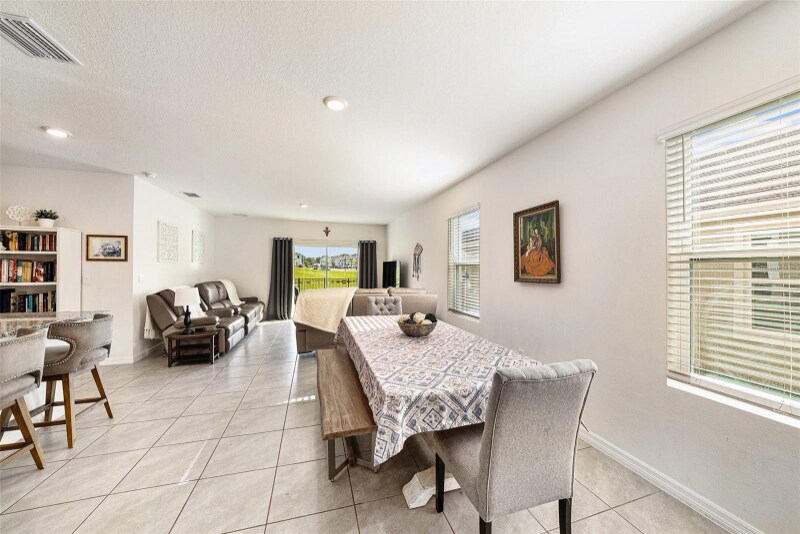 Building Photo - 3528 Maple Grv Wy